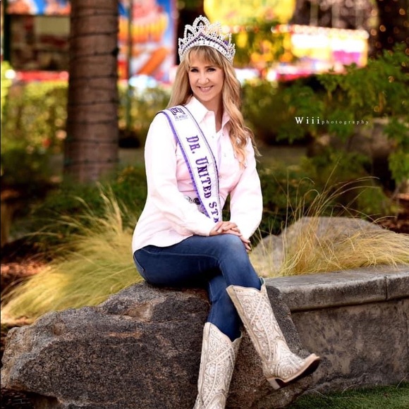 Meet your Posher, Dawn - Picture 5 of 9